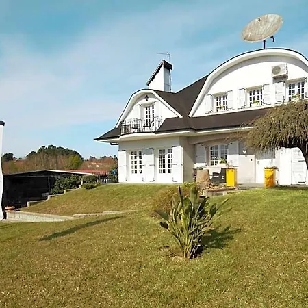 Bed and breakfast Branca Barreiros Al98139